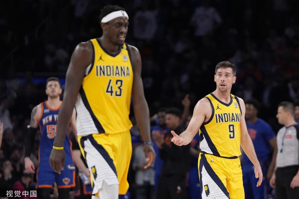 挥着枢纽作 挥着枢纽作